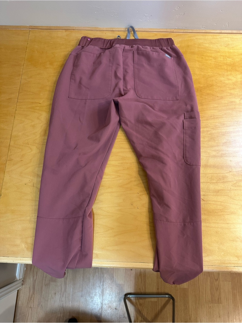 Figs Technical Collection Cargo Jogger Scrub Pants Mauve Medium - Picture 8 of 8